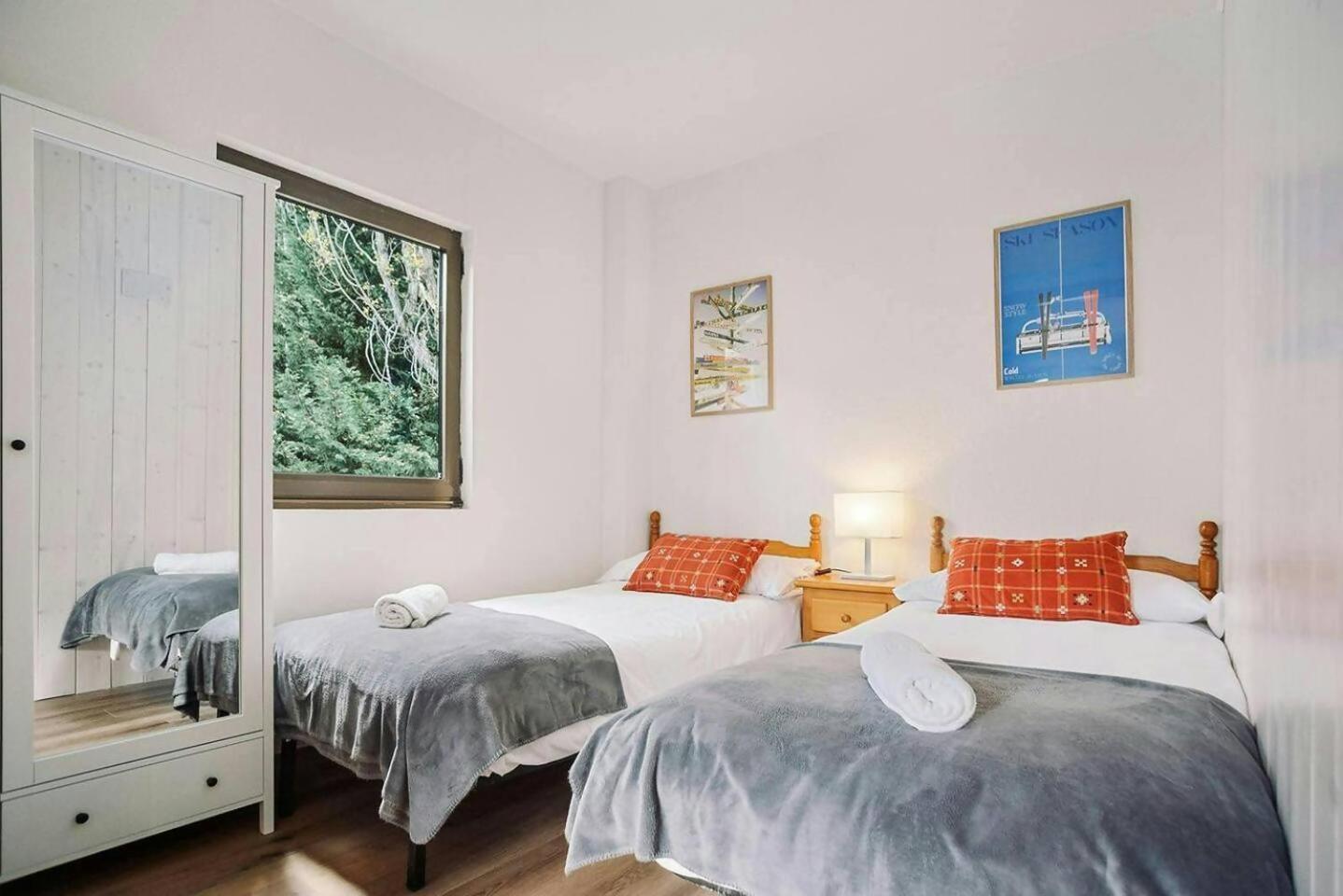 La Casita Del Arbol Apartment Sallent De Gallego Exterior photo